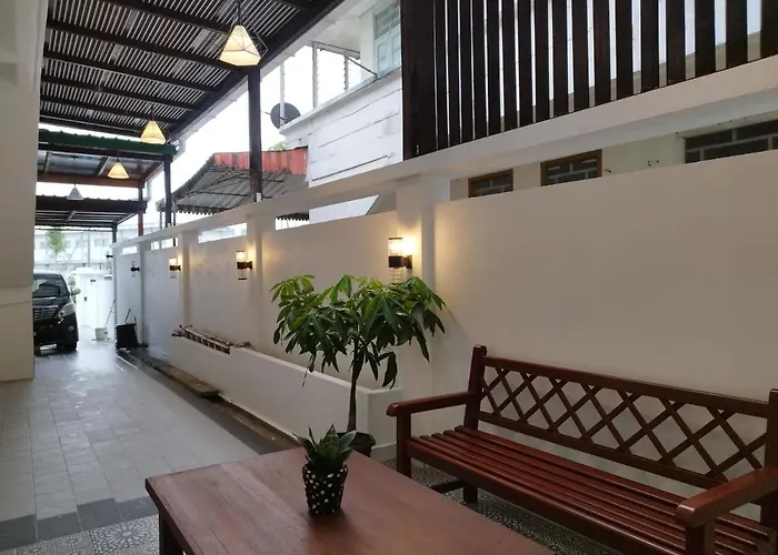 Nanyang Homestay 3 Rooms 10 Pax- Ground Floor